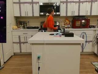 blondiewithanass's CamSoda show and profile