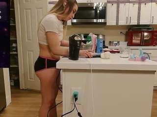 blondiewithanass webcam