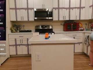 blondiewithanass Live Webcam on CamSoda