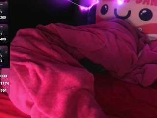 blondiewithanass webcam model