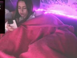 blondiewithanass webcam