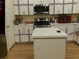 blondiewithanass webcam