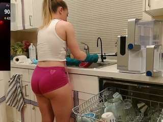 blondiewithanass webcam