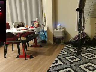 blondiewithanass webcam