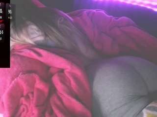 blondiewithanass webcam