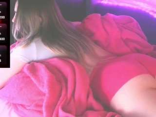 blondiewithanass webcam