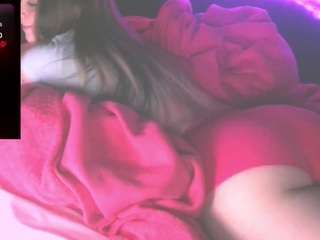 blondiewithanass webcam