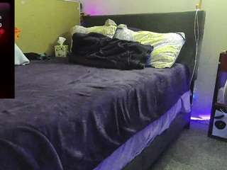 blondiewithanass webcam