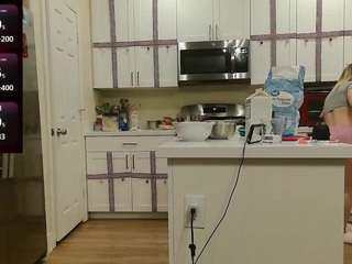 blondiewithanass webcam