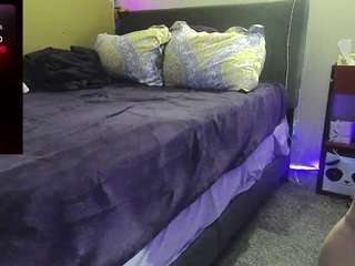 blondiewithanass, female webcam model,  years old, on live webcam