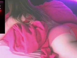 blondiewithanass webcam