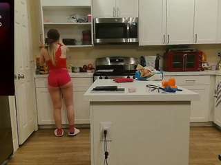 blondiewithanass Strip live webcam