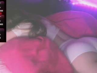 blondiewithanass live cam profile