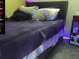 blondiewithanass webcam