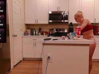 blondiewithanass