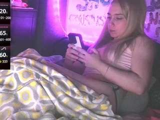 Este modelo está ao vivo agora. blondiewithanass