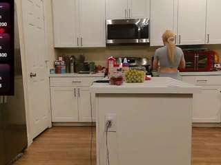 blondiewithanass