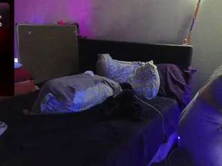 Live cam show with blondiewithanass