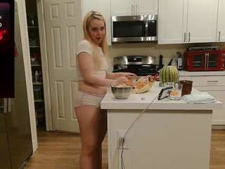 blondiewithanass