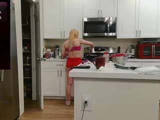 blondiewithanass