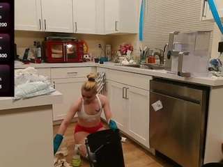 blondiewithanass Live Webcam on CamSoda