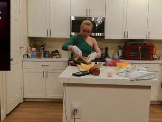 blondiewithanass