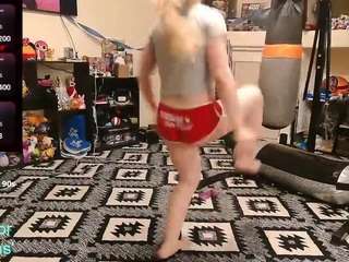 blondiewithanass