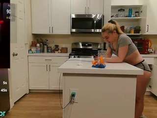 blondiewithanass