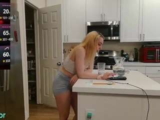blondiewithanass