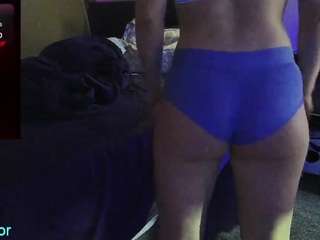 blondiewithanass's live room