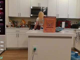 blondiewithanass