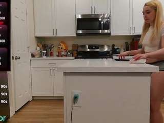 blondiewithanass