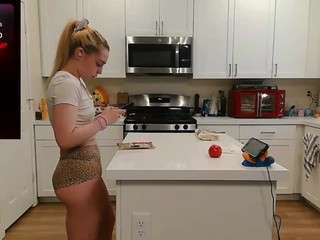 blondiewithanass