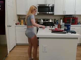 blondiewithanass