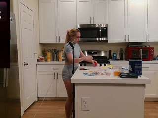 blondiewithanass