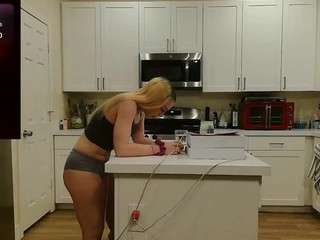 Live cam show with blondiewithanass