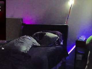 blondiewithanass live webcam show