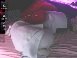 blondiewithanass live webcam show