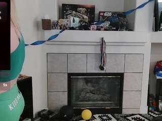 blondiewithanass live webcam show