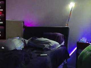 blondiewithanass live webcam show