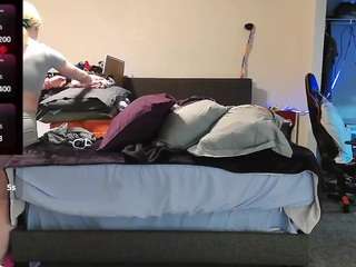 blondiewithanass's live room