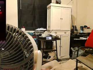 blondiewithanass live webcam show