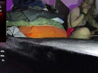 blondiewithanass live webcam show