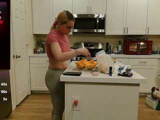 blondiewithanass live webcam show