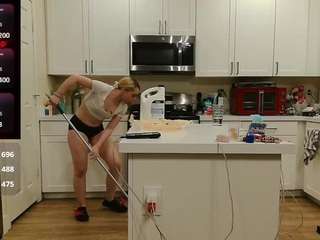 blondiewithanass