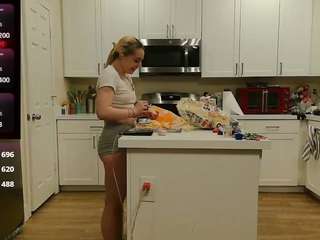 blondiewithanass
