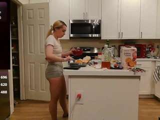 blondiewithanass