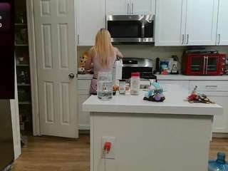 blondiewithanass
