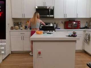blondiewithanass