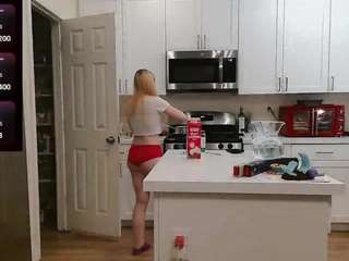 blondiewithanass
